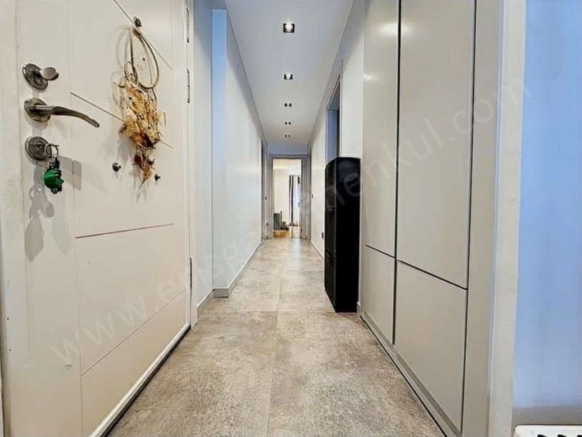 İSTANBUL KADIKÖY GÖZTEPEDE VARONDAN 50.YIL PARKINA 2.ADIM 140M2 EBEVEYNLİ FIRSAT!