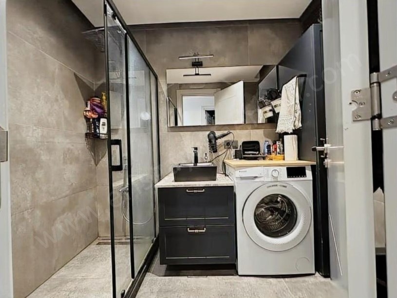 İSTANBUL KADIKÖY GÖZTEPEDE VARONDAN 50.YIL PARKINA 2.ADIM 140M2 EBEVEYNLİ FIRSAT!