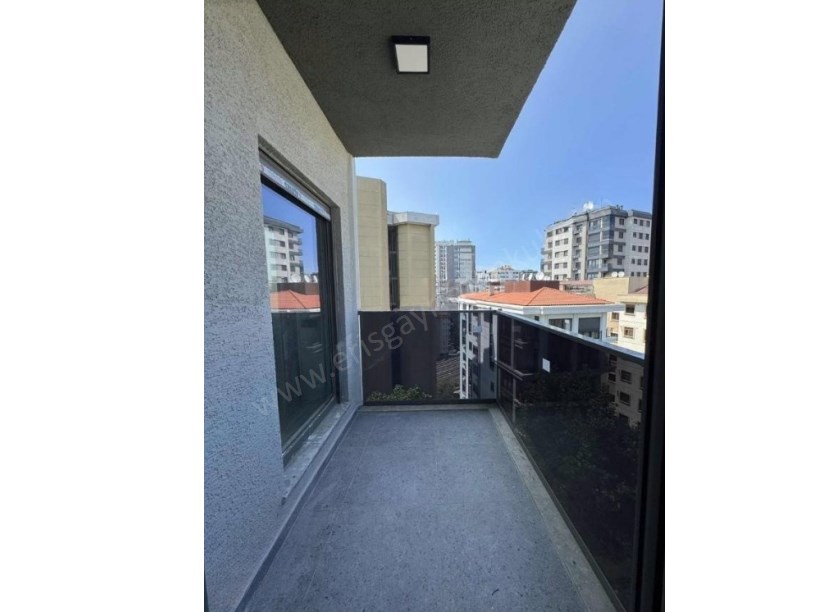 İSTANBUL KADIKÖY BOSTANCI SAHİLE YAKIN DENİZ MANZARALI SIFIR BİNADA 3+1 DAİRE