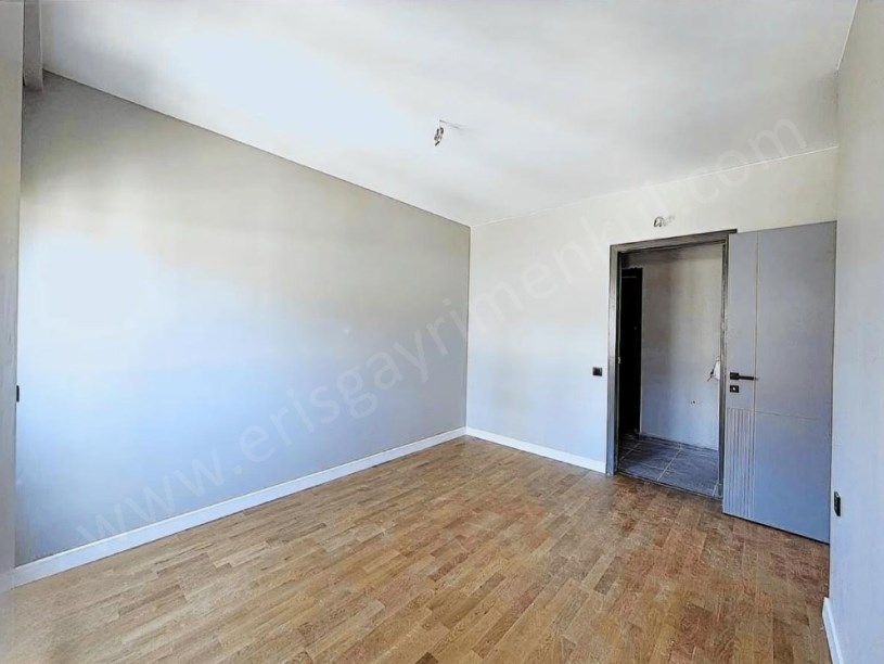 İSTANBUL KADIKÖY BOSTANCI SAHİLE YAKIN DENİZ MANZARALI SIFIR BİNADA 3+1 DAİRE