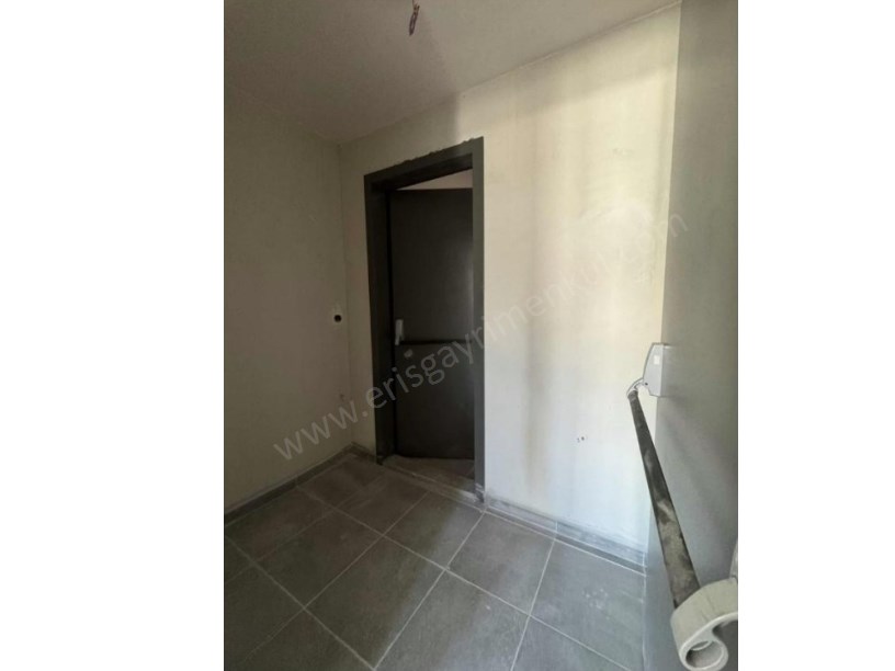 İSTANBUL KADIKÖY BOSTANCI SAHİLE YAKIN DENİZ MANZARALI SIFIR BİNADA 3+1 DAİRE