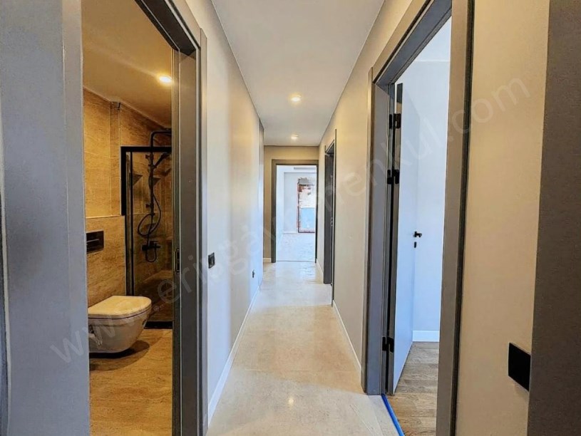 İSTANBUL KADIKÖY BOSTANCI SAHİLE YAKIN DENİZ MANZARALI SIFIR BİNADA 3+1 DAİRE