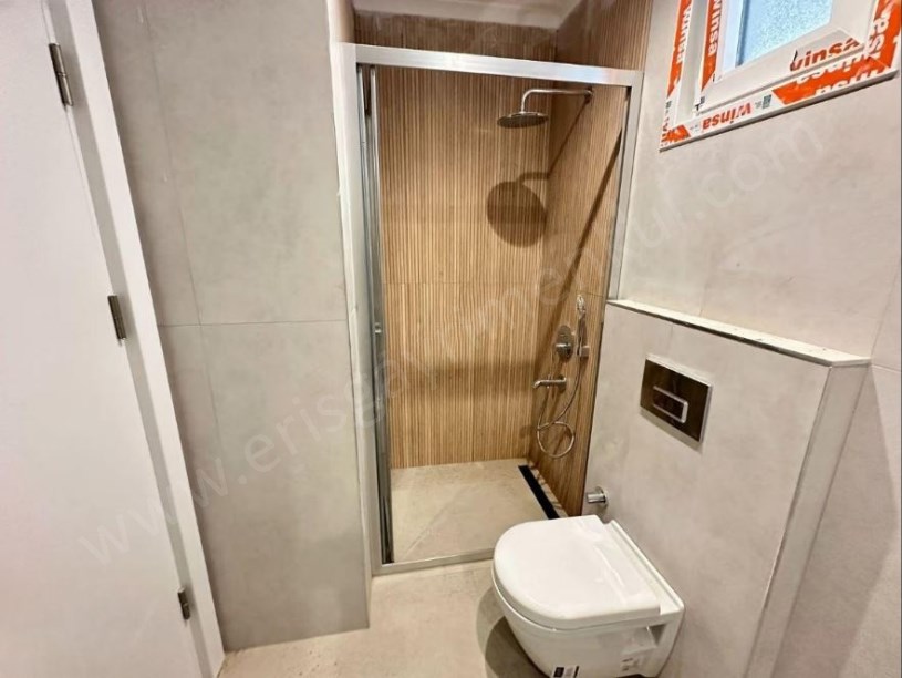 KOZYATAĞI SIFIR BİNADA GİRİŞ SATILIK YERDEN ISITMA 2+1 DAİRE