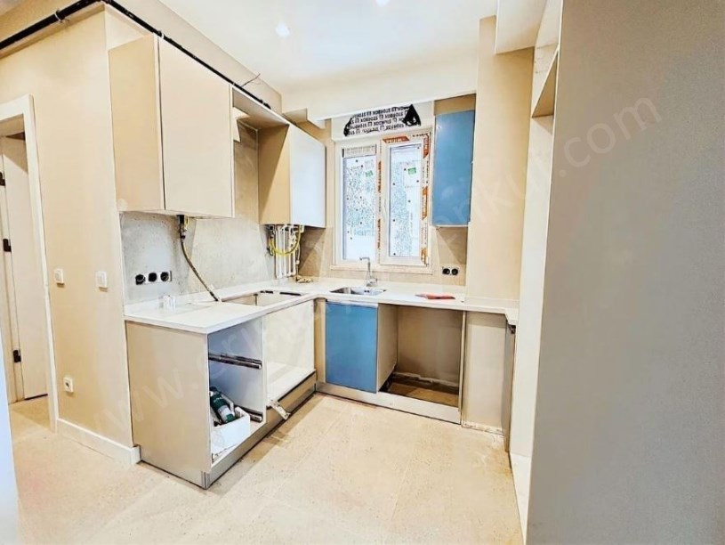 KOZYATAĞI SIFIR BİNADA GİRİŞ SATILIK YERDEN ISITMA 2+1 DAİRE