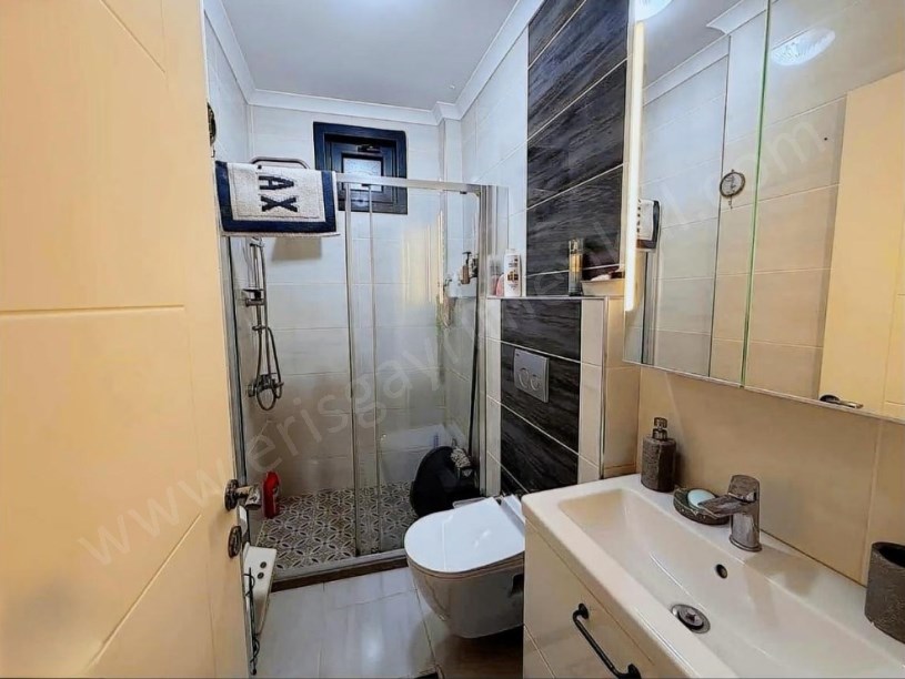 İSTANBUL KADIKÖY KOZYATAĞI ŞENESENEVLERDE HARİKA KONUMDA 2+1 SATILIK DAİRE