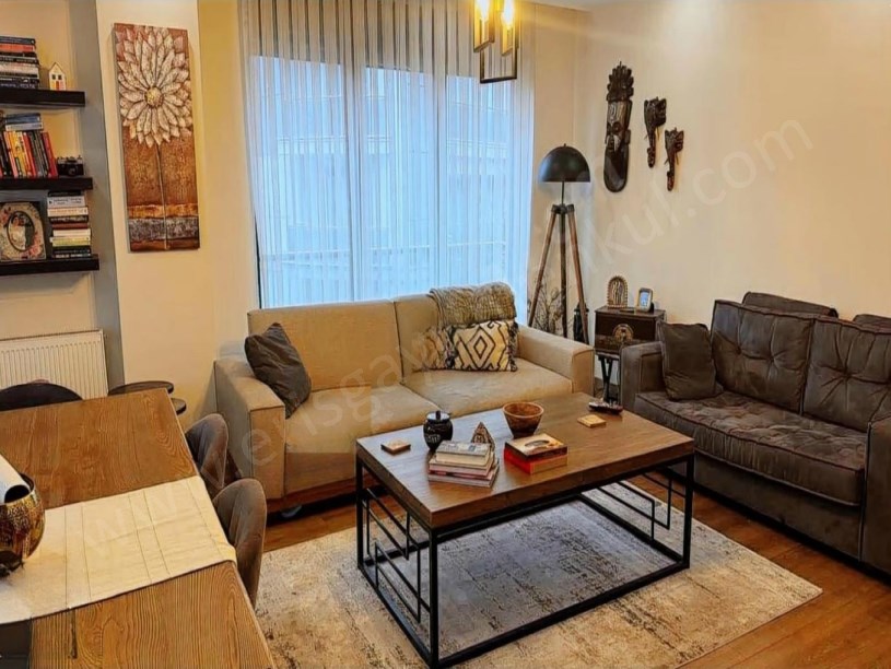İSTANBUL KADIKÖY KOZYATAĞI ŞENESENEVLERDE HARİKA KONUMDA 2+1 SATILIK DAİRE