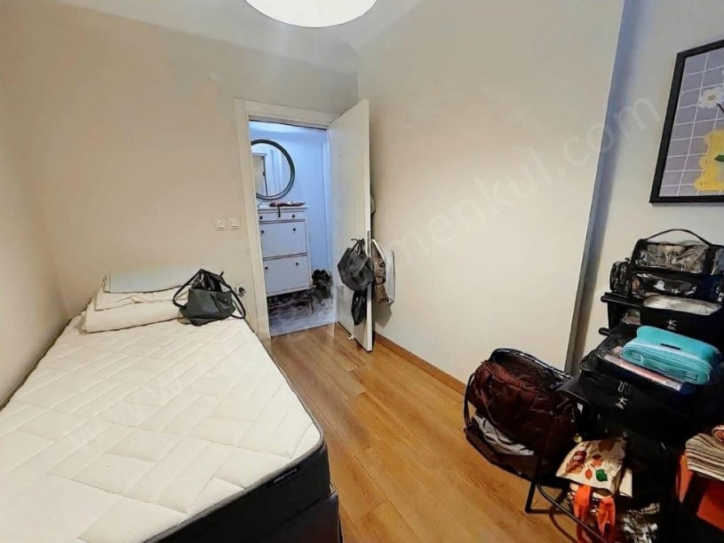 İSTANBUL KADIKÖY KOZYATAĞI ŞENESENEVLERDE HARİKA KONUMDA 2+1 SATILIK DAİRE