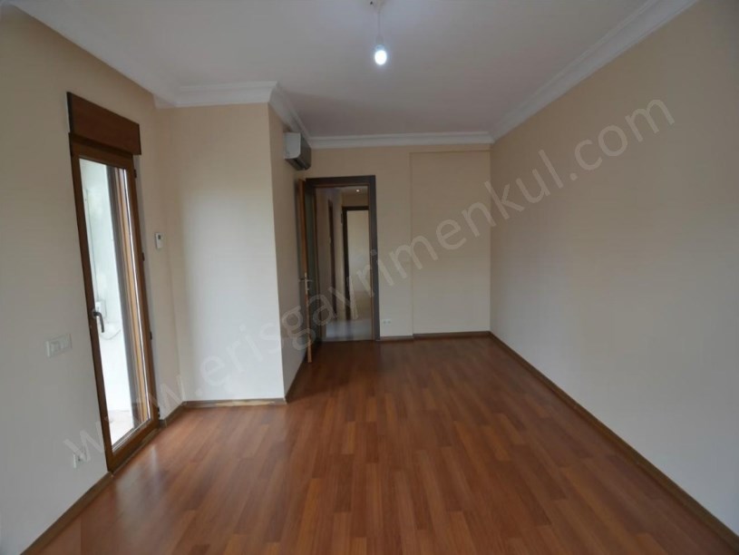 İSTANBUL KADIKÖY Ethem Efendide 5. Kat 2+1 Kombili, Boş Daire