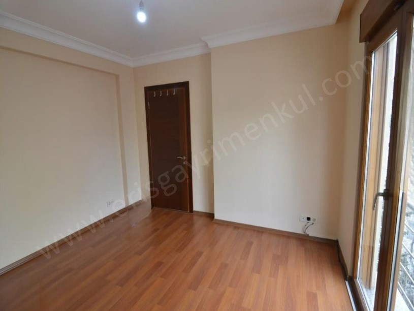 İSTANBUL KADIKÖY Ethem Efendide 5. Kat 2+1 Kombili, Boş Daire