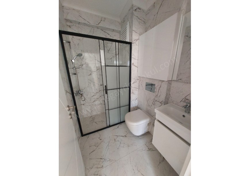 Kozzy Avm Yakını Büyük Balkonlu, Ebeveyn Banyolu, 140 m² Net 4+1 Kadıköy İstanbul