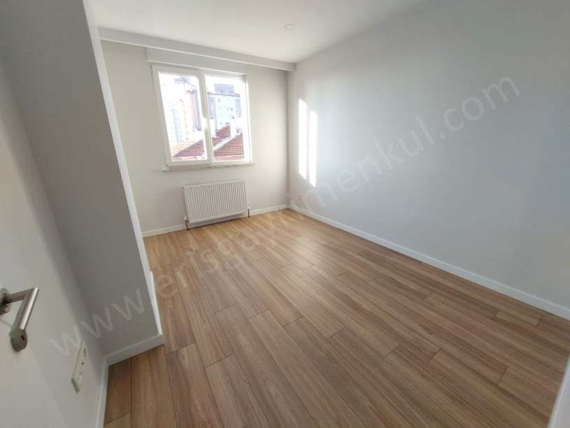 Kozzy Avm Yakını Büyük Balkonlu, Ebeveyn Banyolu, 140 m² Net 4+1 Kadıköy İstanbul