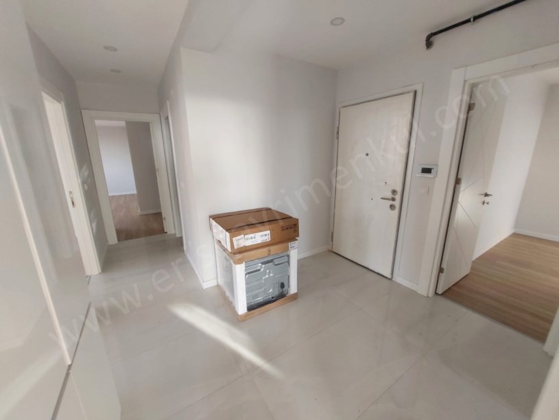 Kozzy Avm Yakını Büyük Balkonlu, Ebeveyn Banyolu, 140 m² Net 4+1 Kadıköy İstanbul