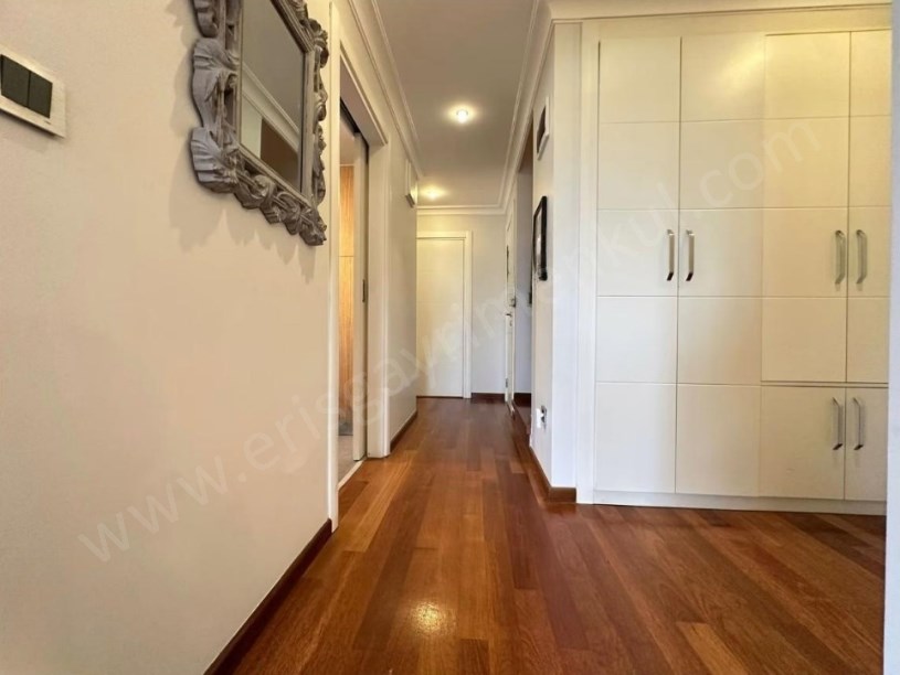 İSTANBUL KADIKÖY CADDEBOSTAN  ÖMERPAŞADA 230M2 TERASLI İSKANLI LÜX