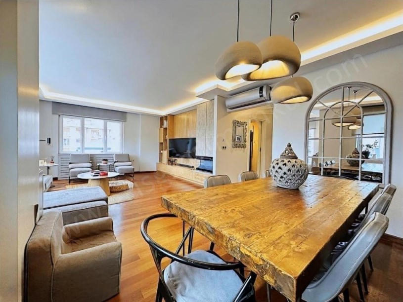 İSTANBUL KADIKÖY CADDEBOSTAN  ÖMERPAŞADA 230M2 TERASLI İSKANLI LÜX