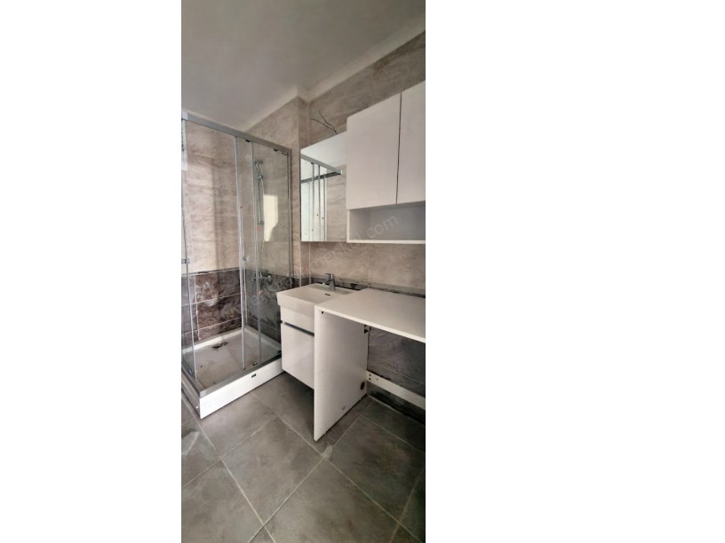 KOZYATAĞI 3 YAŞ 3+1 KİRA SENELİK İSTENMEKTE 70,000 TL AYLIK KABUL EDİLMİYOR