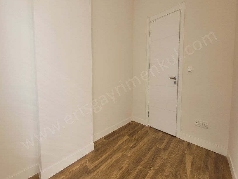 KOZYATAĞI 3 YAŞ 3+1 KİRA SENELİK İSTENMEKTE 70,000 TL AYLIK KABUL EDİLMİYOR