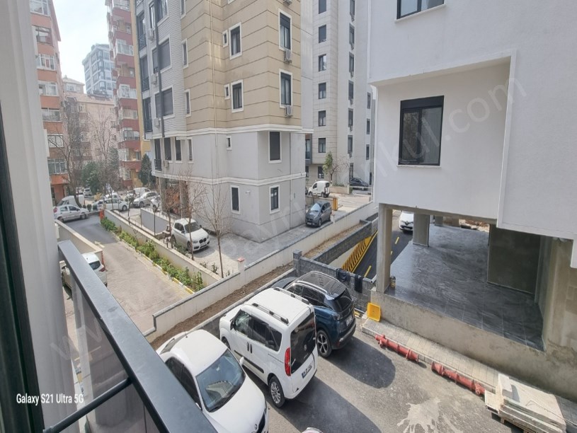 KOZYATAĞI 3 YAŞ 3+1 KİRA SENELİK İSTENMEKTE 70,000 TL AYLIK KABUL EDİLMİYOR