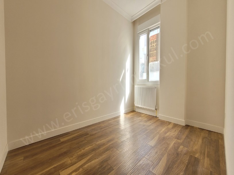 KOZYATAĞI 3 YAŞ 3+1 KİRA SENELİK İSTENMEKTE 70,000 TL AYLIK KABUL EDİLMİYOR