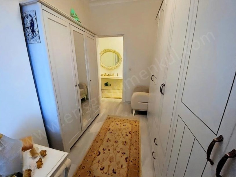 İSTANBUL KADIKÖY SUADDİYE MİNİBÜS CADDESİ ÜSTÜNDE METROYA 50 METRE ÇİFT BALKONLU