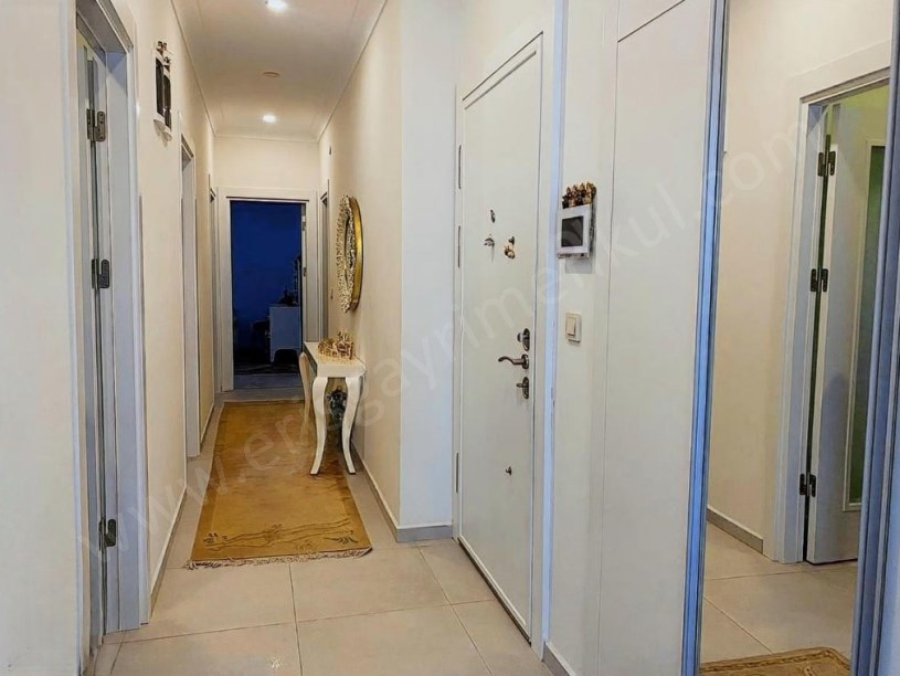 İSTANBUL KADIKÖY SUADDİYE MİNİBÜS CADDESİ ÜSTÜNDE METROYA 50 METRE ÇİFT BALKONLU