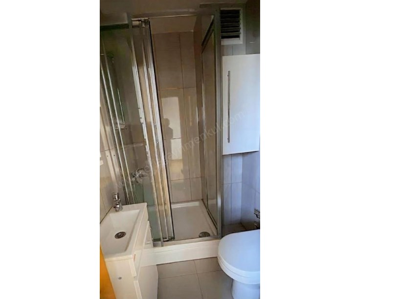 İSTANBUL KADIKÖY SUADDİYE MİNİBÜS CADDESİ ÜSTÜNDE METROYA 50 METRE ÇİFT BALKONLU