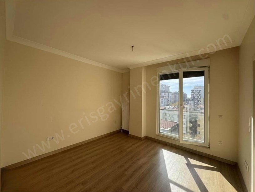 İSTANBUL KADIKÖY Suadiye Kitapçı Sokakta 3+1 Tek Yetkili Satılık Daire