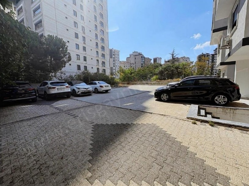 İSTANBUL KADIKÖY MARMARAYA 2 DK. GÖZTEPEDE 3+1 SATILIK