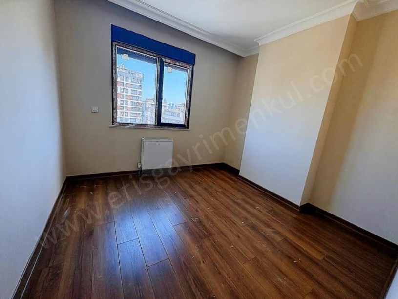 İSTANBUL KADIKÖY MARMARAYA 2 DK. GÖZTEPEDE 3+1 SATILIK