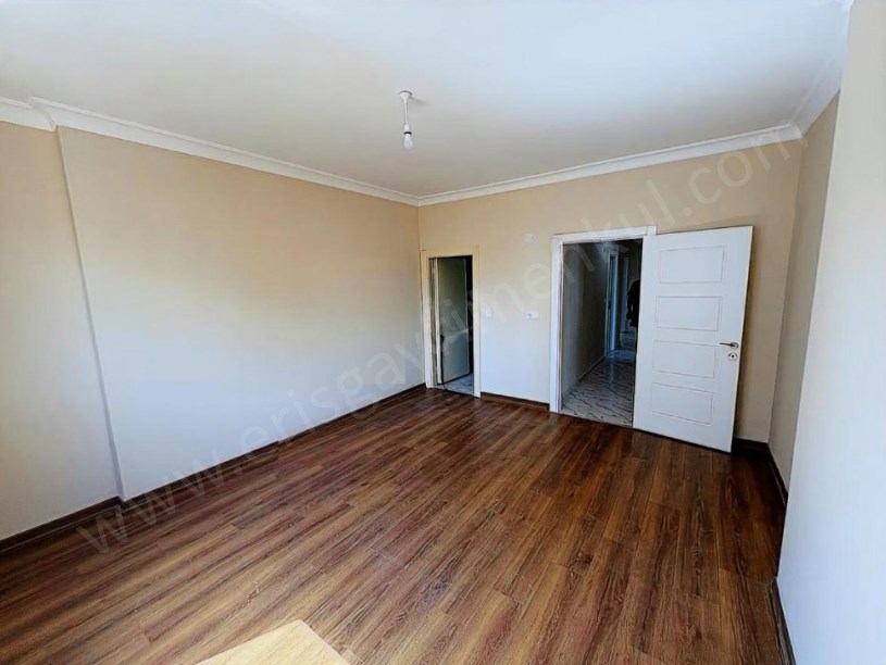 İSTANBUL KADIKÖY MARMARAYA 2 DK. GÖZTEPEDE 3+1 SATILIK