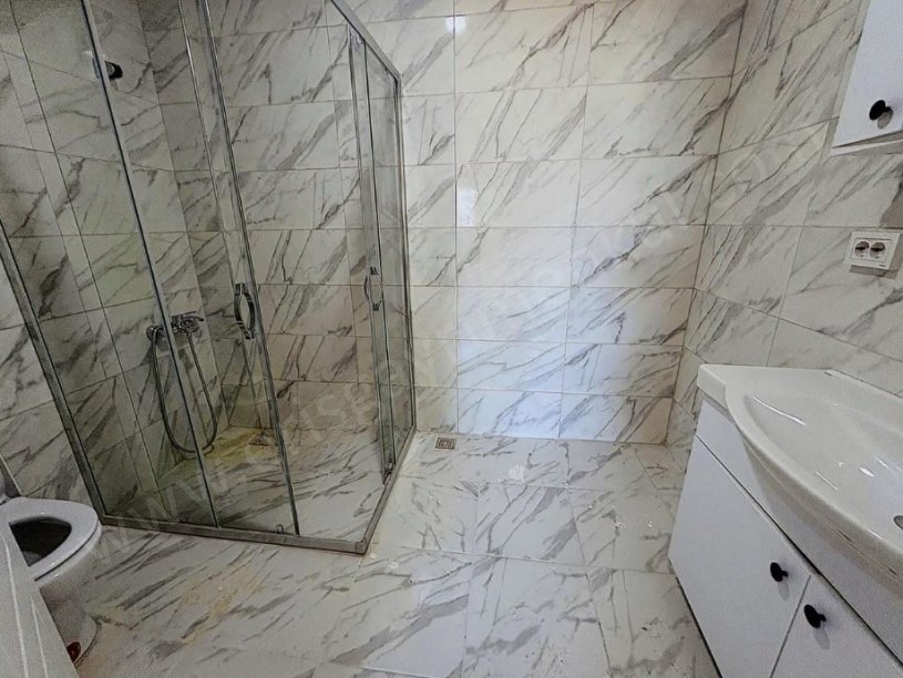 İSTANBUL KADIKÖY MARMARAYA 2 DK. GÖZTEPEDE 3+1 SATILIK