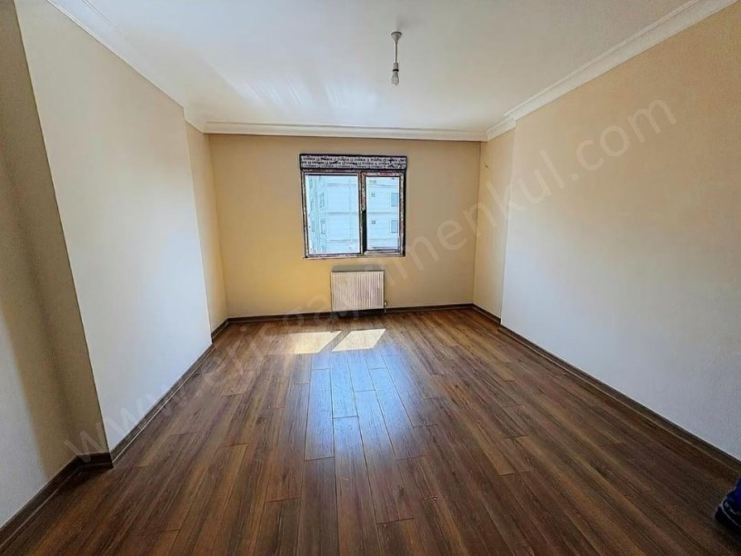 İSTANBUL KADIKÖY MARMARAYA 2 DK. GÖZTEPEDE 3+1 SATILIK