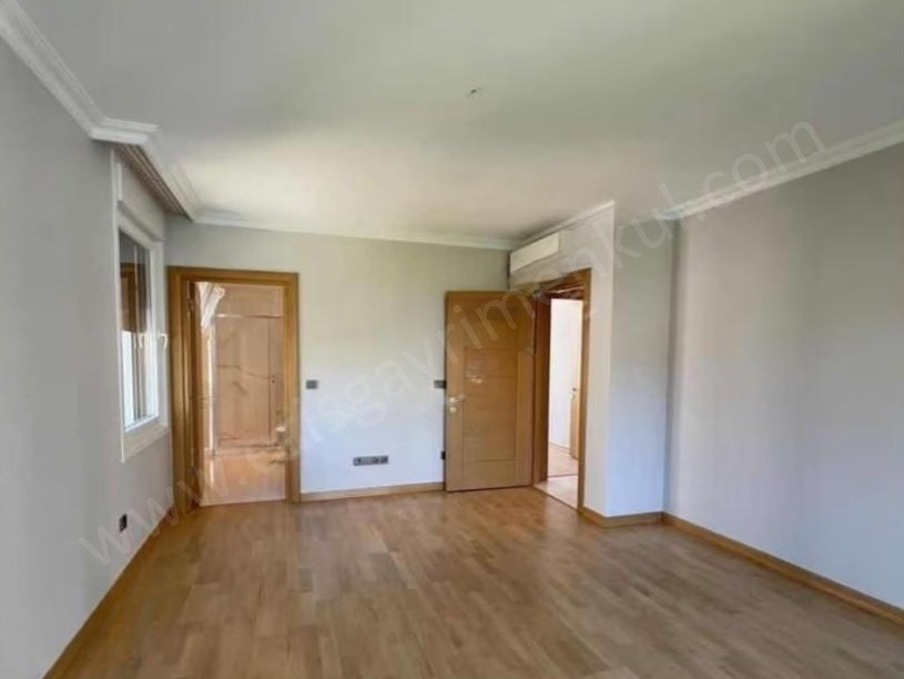 İSTANBUL KADIKÖY SUADİYE BAĞDATA 2 DK İSKANLI 150m2 LÜKS 3+1