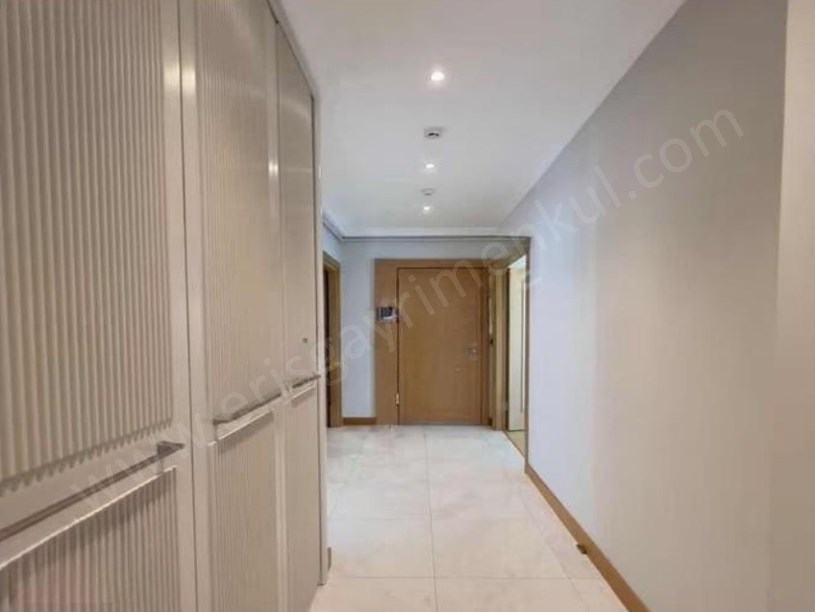 İSTANBUL KADIKÖY SUADİYE BAĞDATA 2 DK İSKANLI 150m2 LÜKS 3+1