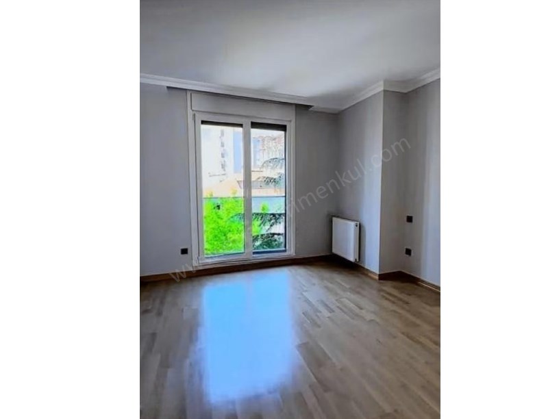 İSTANBUL KADIKÖY SUADİYE BAĞDATA 2 DK İSKANLI 150m2 LÜKS 3+1