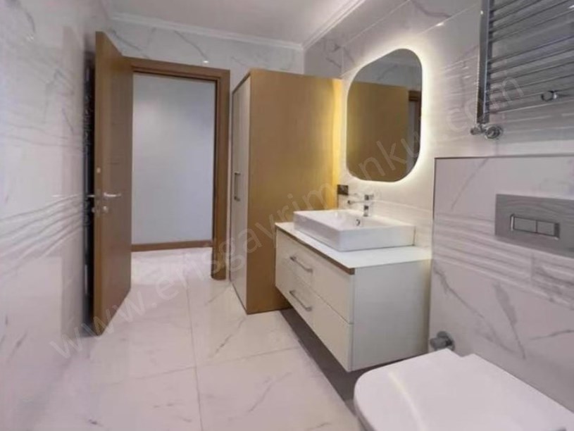 İSTANBUL KADIKÖY SUADİYE BAĞDATA 2 DK İSKANLI 150m2 LÜKS 3+1