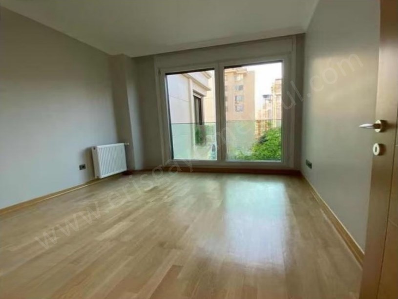 İSTANBUL KADIKÖY SUADİYE BAĞDATA 2 DK İSKANLI 150m2 LÜKS 3+1