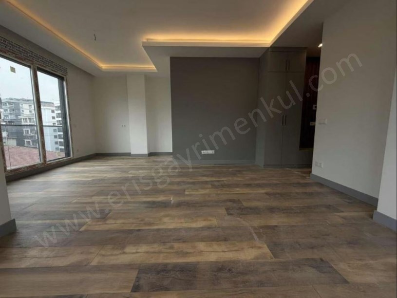 ŞENESENEVLER DE MİNİBÜS CAD YAKIN TERASLI 190 M2 KOMBİLİ 3+1 BOŞ DAİRE KADIKÖY İSTANBUL