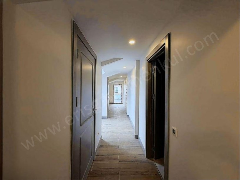 ŞENESENEVLER DE MİNİBÜS CAD YAKIN TERASLI 190 M2 KOMBİLİ 3+1 BOŞ DAİRE KADIKÖY İSTANBUL