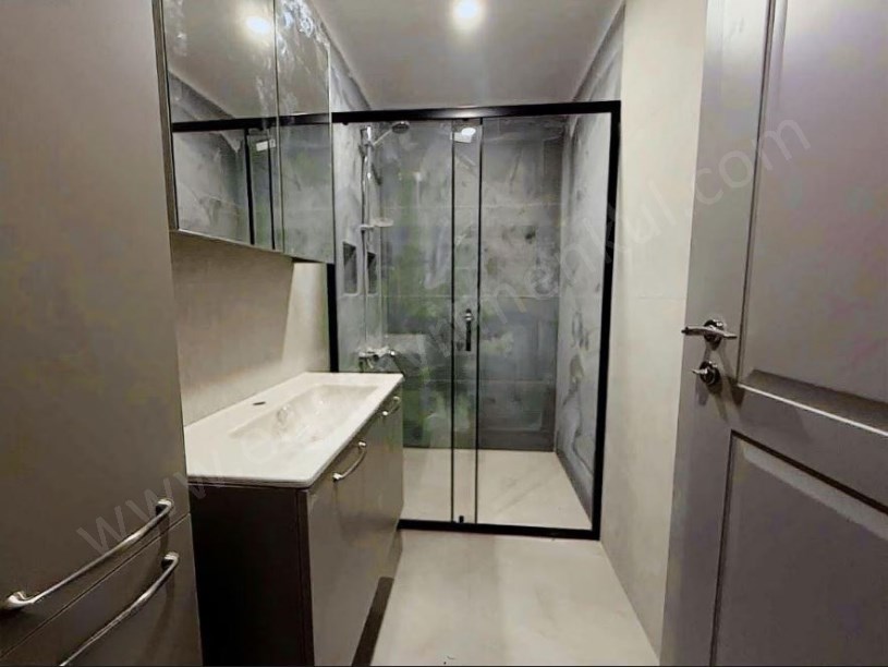 ŞENESENEVLER DE MİNİBÜS CAD YAKIN TERASLI 190 M2 KOMBİLİ 3+1 BOŞ DAİRE KADIKÖY İSTANBUL