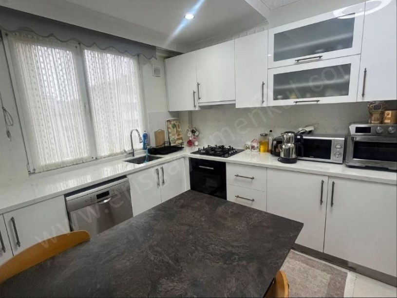 KOZZY AVM VE MİNİBÜS CAD YAKINI DEPREM SONRASI BALKONLU 110 M2 NET 3+1 DAİRE ERENKÖY İSTANBUL