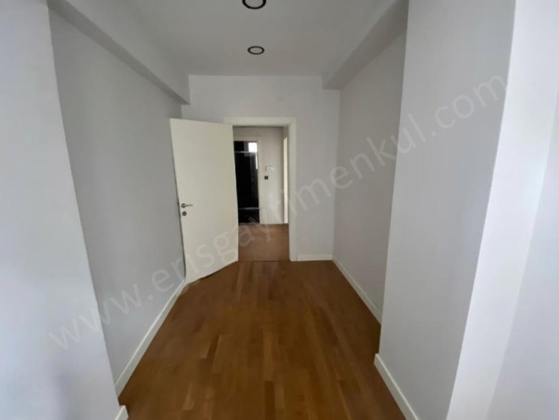 İSTANBUL KADIKÖY Suadiyede Bağdat Caddesi ve Marmaraya Yakın 2+1 Satılık Daire