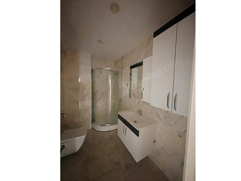 İSTANBUL KADIKÖY KOZYATAĞINDA 2 BALKONLU ÖNÜ TAMAMİYLE AÇIK ULTRA LÜX DAİRE