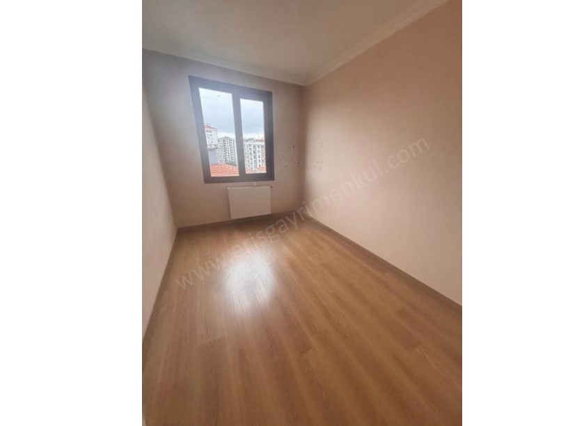 İSTANBUL KADIKÖY KOZYATAĞINDA 2 BALKONLU ÖNÜ TAMAMİYLE AÇIK ULTRA LÜX DAİRE