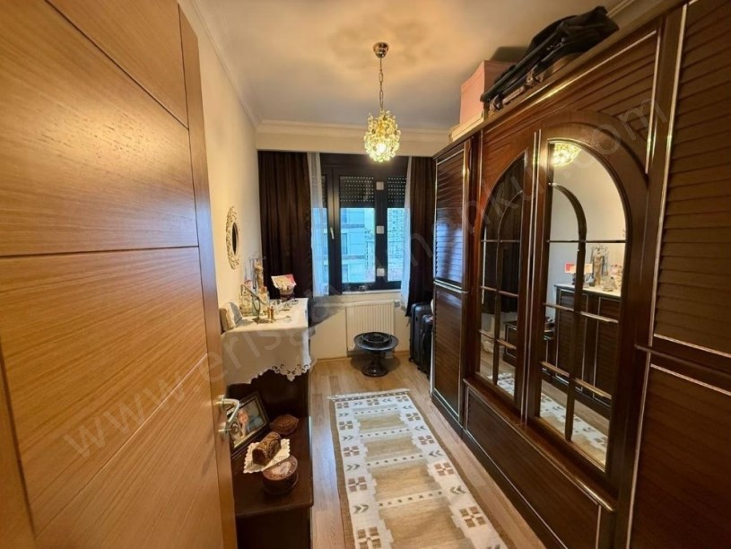  İSTANBUL KADIKÖY ERENKÖY DE  3+1 GÜNEY BATI 120M2