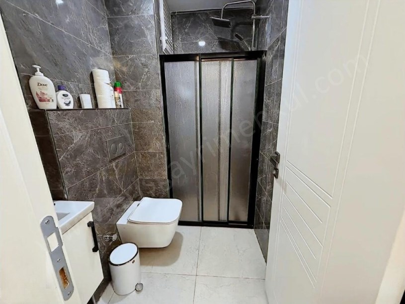 İSTANBUL KADIKÖY Kadıköy Kozyatağı Mah. Minibüs Caddesine Yakın Eşyalı Satılık