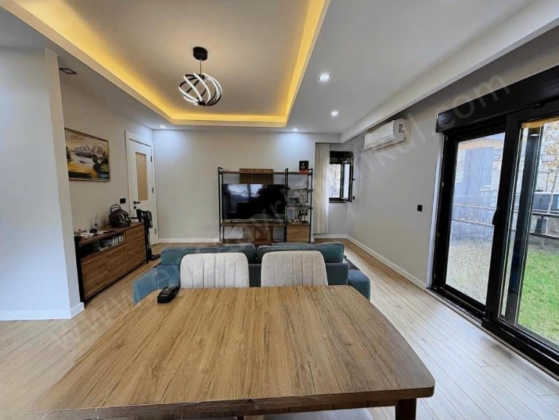 İSTANBUL KADIKÖY Kadıköy Kozyatağı Mah. Minibüs Caddesine Yakın Eşyalı Satılık