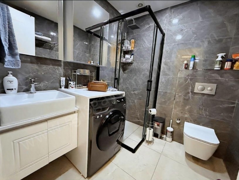 İSTANBUL KADIKÖY Kadıköy Kozyatağı Mah. Minibüs Caddesine Yakın Eşyalı Satılık