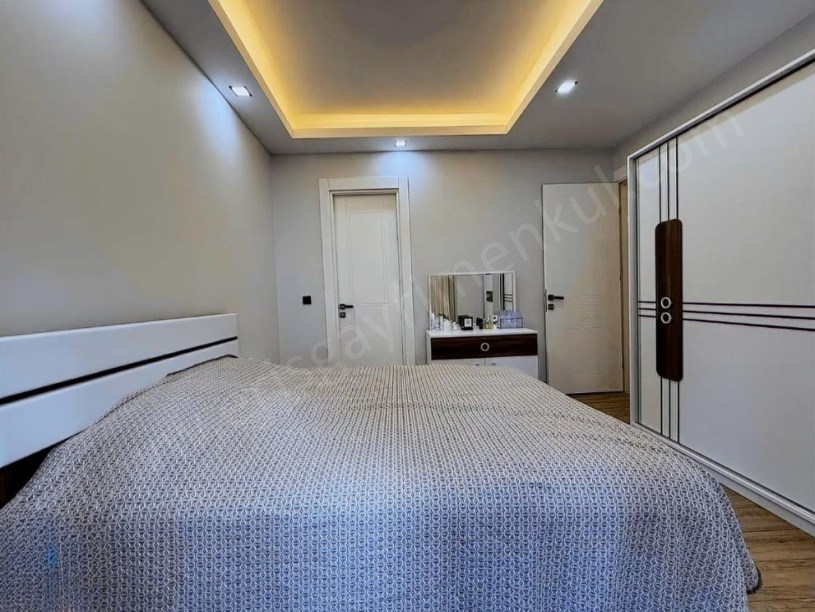 İSTANBUL KADIKÖY Kadıköy Kozyatağı Mah. Minibüs Caddesine Yakın Eşyalı Satılık