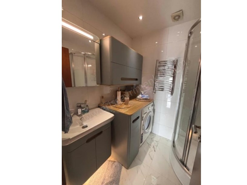 İSTANBUL KADIKÖY  DENİZ MANZARALI VATANDAŞLIĞA UYGUN SATILIK DAİRE