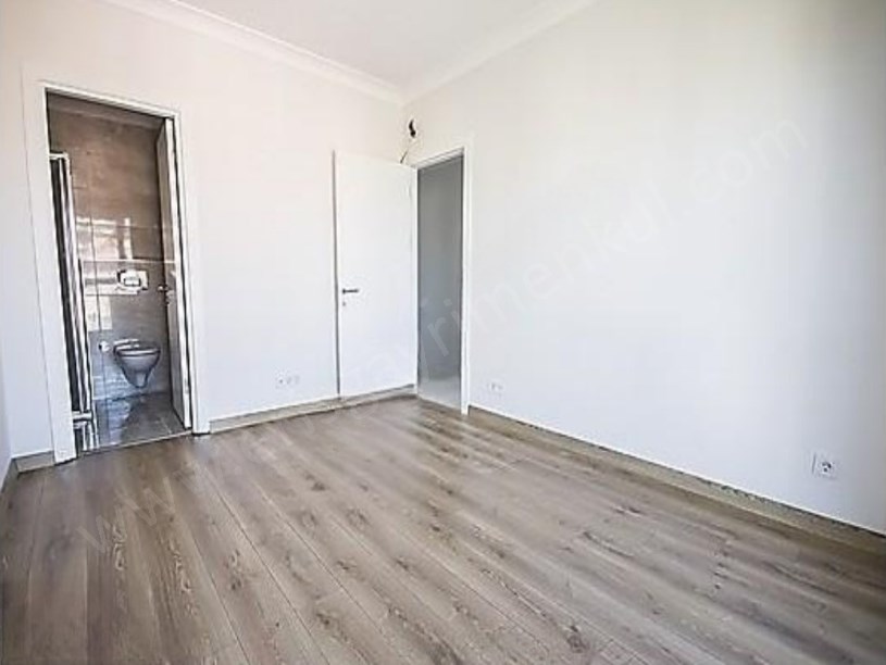 İSTANBUL KADIKÖY KAZASKERDE 3+1 YENİ LÜKS PRESTİJLİ BİNADA